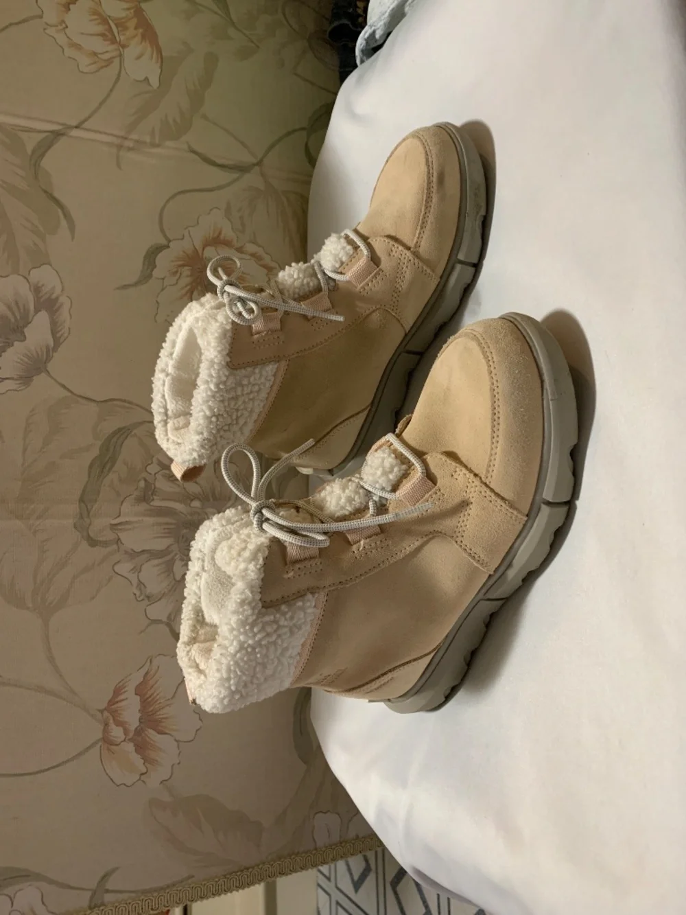 Sorel Women's Explorer II Carnival Cozy Waterproof Boots Size 8 Tan Gently Worn